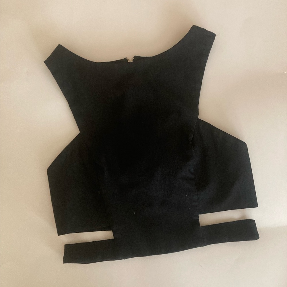Cut out crop top with exposed zippered back